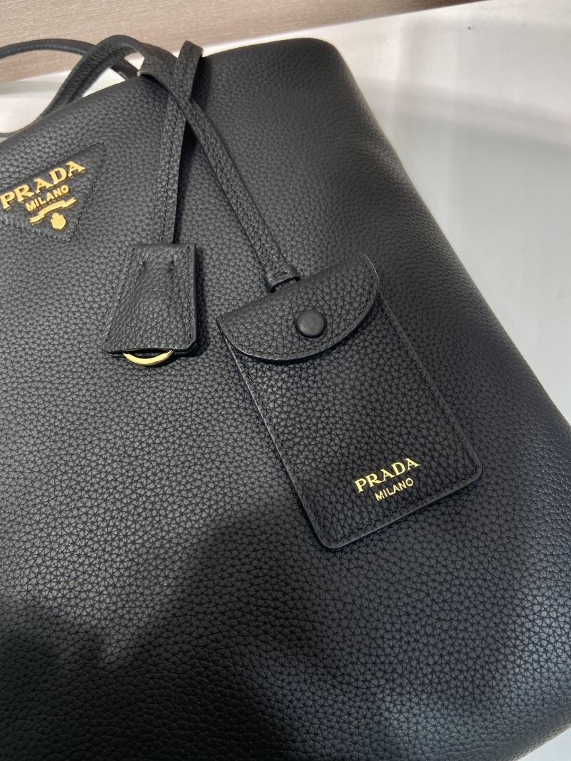 Pra*a tote bags